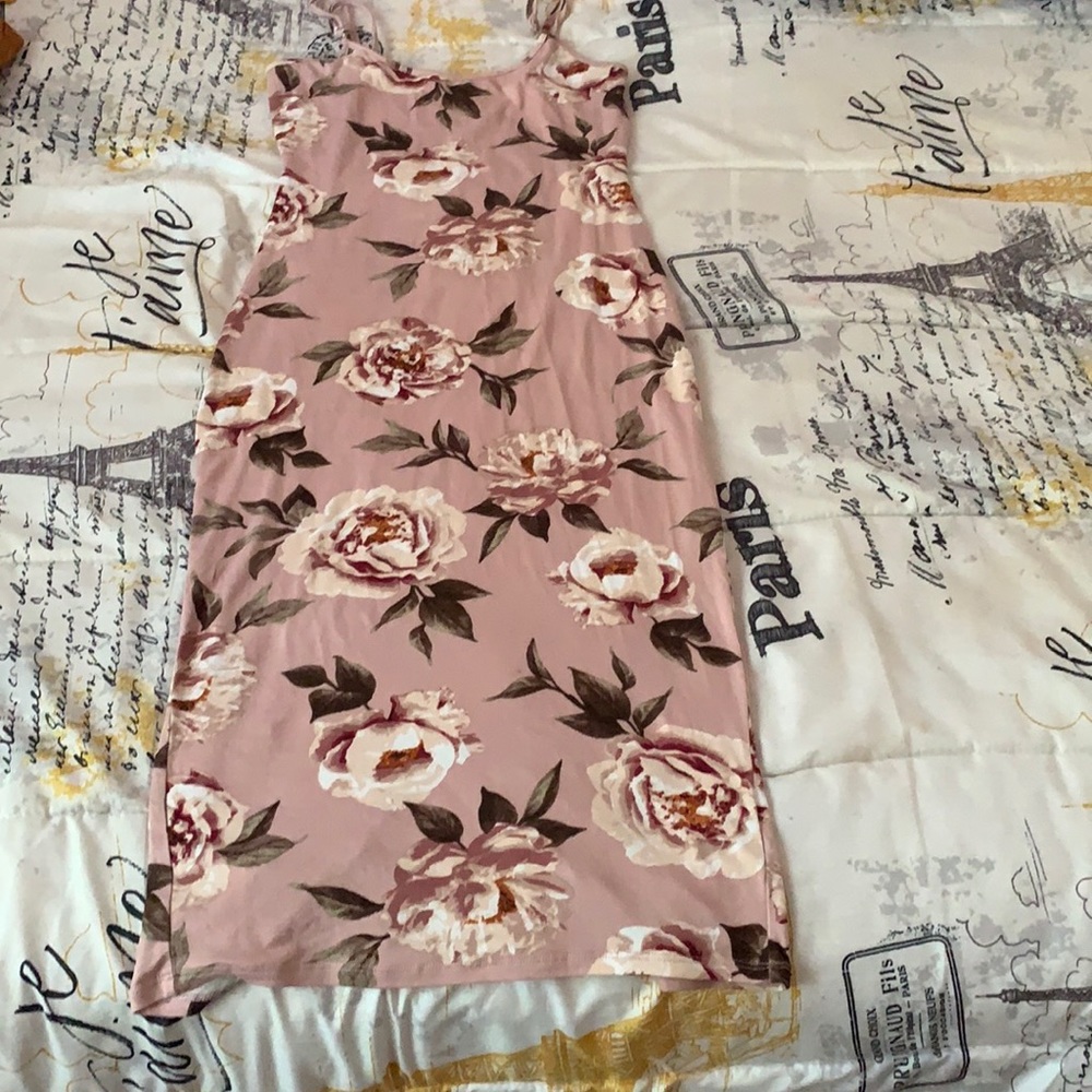 love J Midi Fitted Floral Dress in a size small